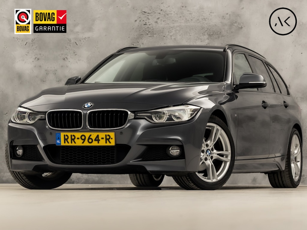 BMW 3-Serie 320i M Sport High Executive 184Pk Automaat (GROOT NAVI, DEALER ONDERHOUDEN, CLIMATE, LEDER, STOELVERWARMING, SPORTSTOELEN, PARKEERSENSOREN, GETINT GLAS, NIEUWSTAAT)