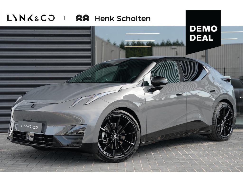 Lynk & Co 02 272PK 66KWh More | HEICO 21" Wielen | HEICO Verlagingsveren | 360 Graden Camera | Harman Kardon | Panoramadak | Elektrisch bedienbare voorstoelen met geheugen | Keyless Entry | Getint glas | Adaptieve Cruise Control | Dodehoekassistent | Sfeerverlichting | Stuurwielverwarming | Stoelverwarming