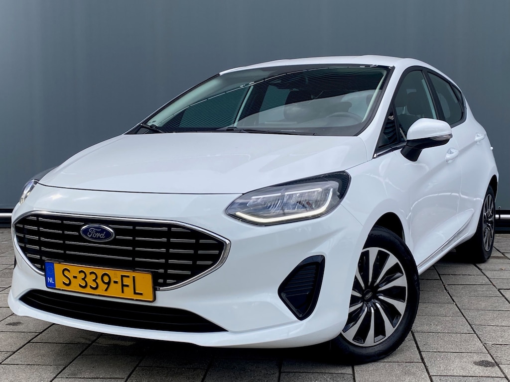 Ford Fiesta BWJ 2023 | 1.0T Hybrid 126PK Titanium | CLIMA | CARPLAY | CRUISE | NAVI | PRIVACY GLASS |