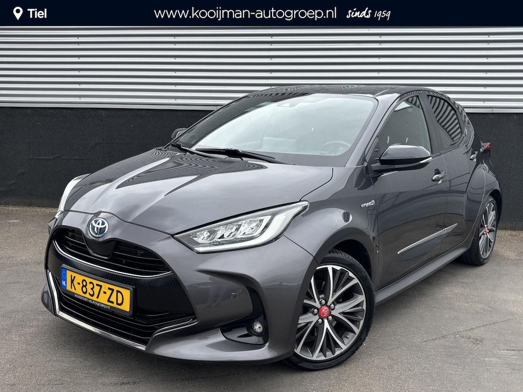 Toyota Yaris 1.5 Hybrid Executive Nieuw geleverd en dealeronderhouden, Trekhaak, JBL, Dodehoekdetectie, Stoelverwarming, HUD, LED, Parkeersensoren voor + achter