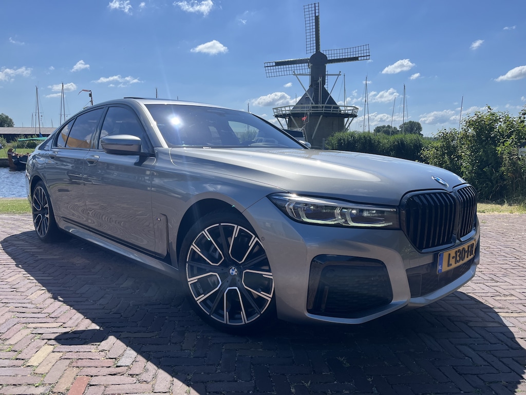 BMW 7-Serie 745e High Executive M-Sport/ Schuif-kantel dak / Hud / Led / Carplay / dealer onderhouden /