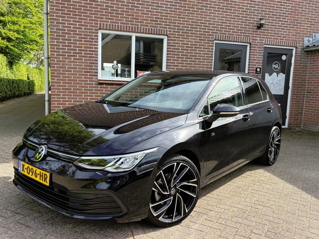 Volkswagen Golf 8 1.5 TSI Style Trekhaak 131 PK, Stoelv. ACC 19inch