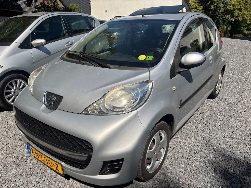 Peugeot 107 1.0-12V XR