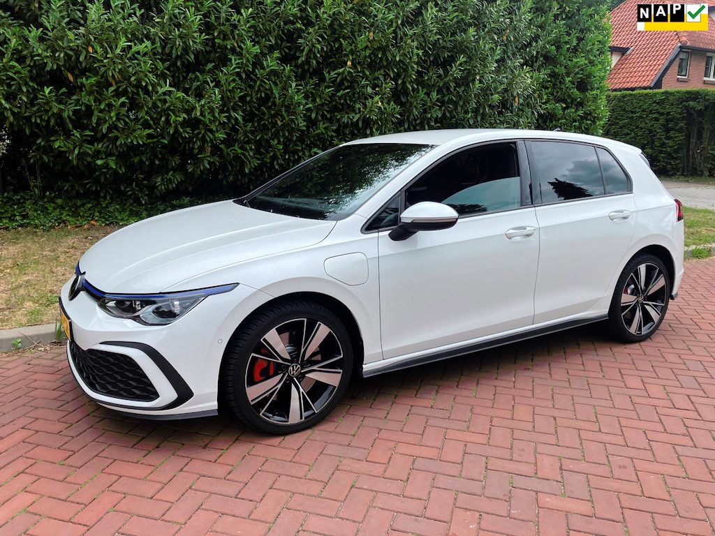 Volkswagen Golf 1.4 eHybrid GTE btw head up dode hoek keyless nl auto dealer onderhouden