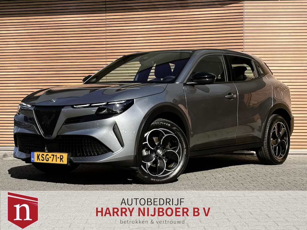 Alfa Romeo Junior Elettrica 54 kWh Cruise Control / Carplay / Lm velgen