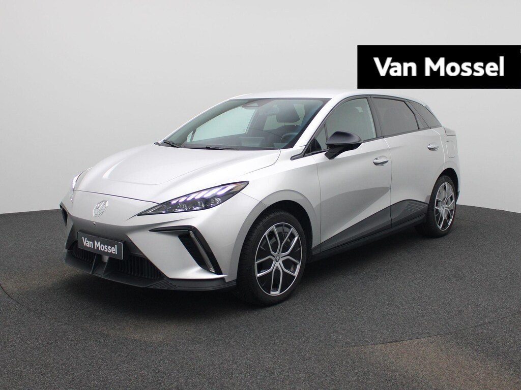 MG MG4 64 kWh Luxury | 360 Camera | Stoelverwarming | Stuurverwarming | Warmtepomp | LED koplampen |