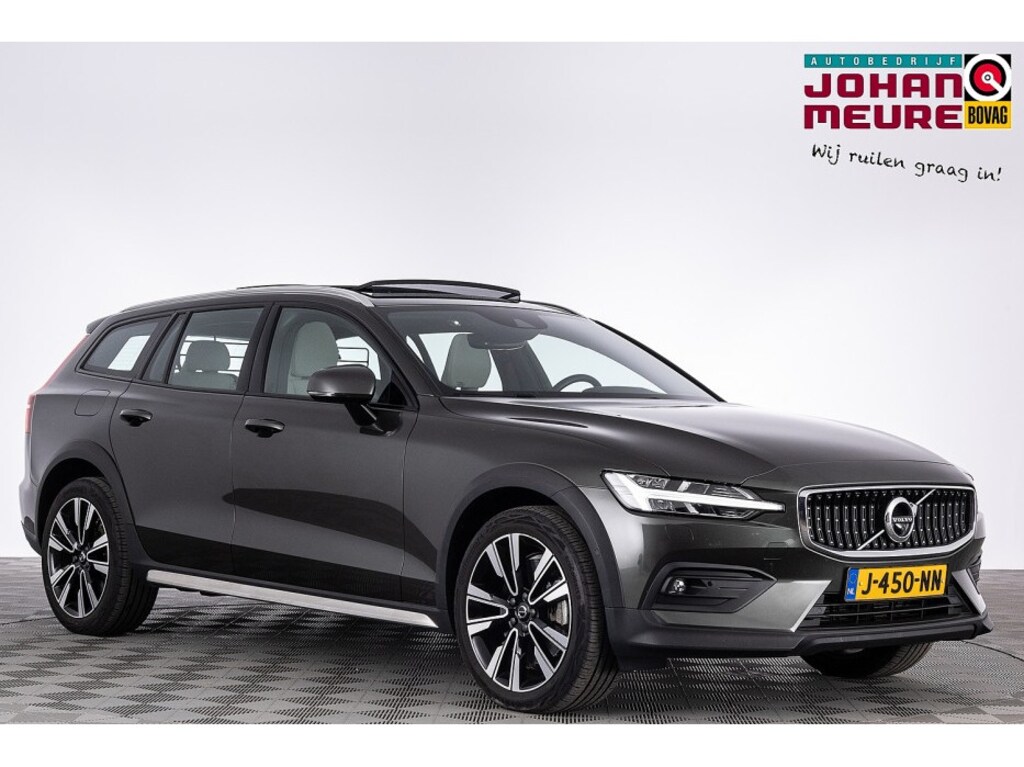 Volvo V60 Cross Country 2.0 B5 AWD Ultimate | PANORAMADAK | LEDER | Mild Hybrid .