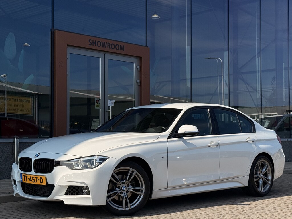 BMW 3-Serie 318i M Sport Edition | Cruise | Leder | Stoelverwarming | LED |