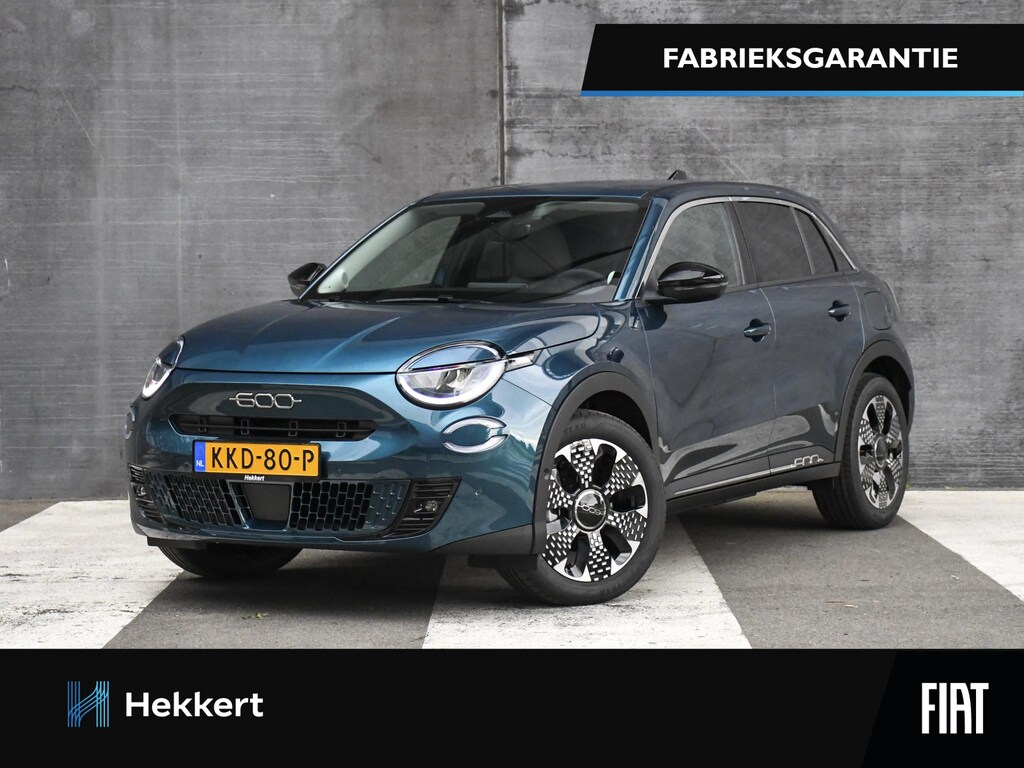 Fiat 600 600e La Prima 54 kWh 156pk Automaat MASSAGE | 18''LM | ADAPT. CC | DODE HOEK | CAMERA | NAVI
