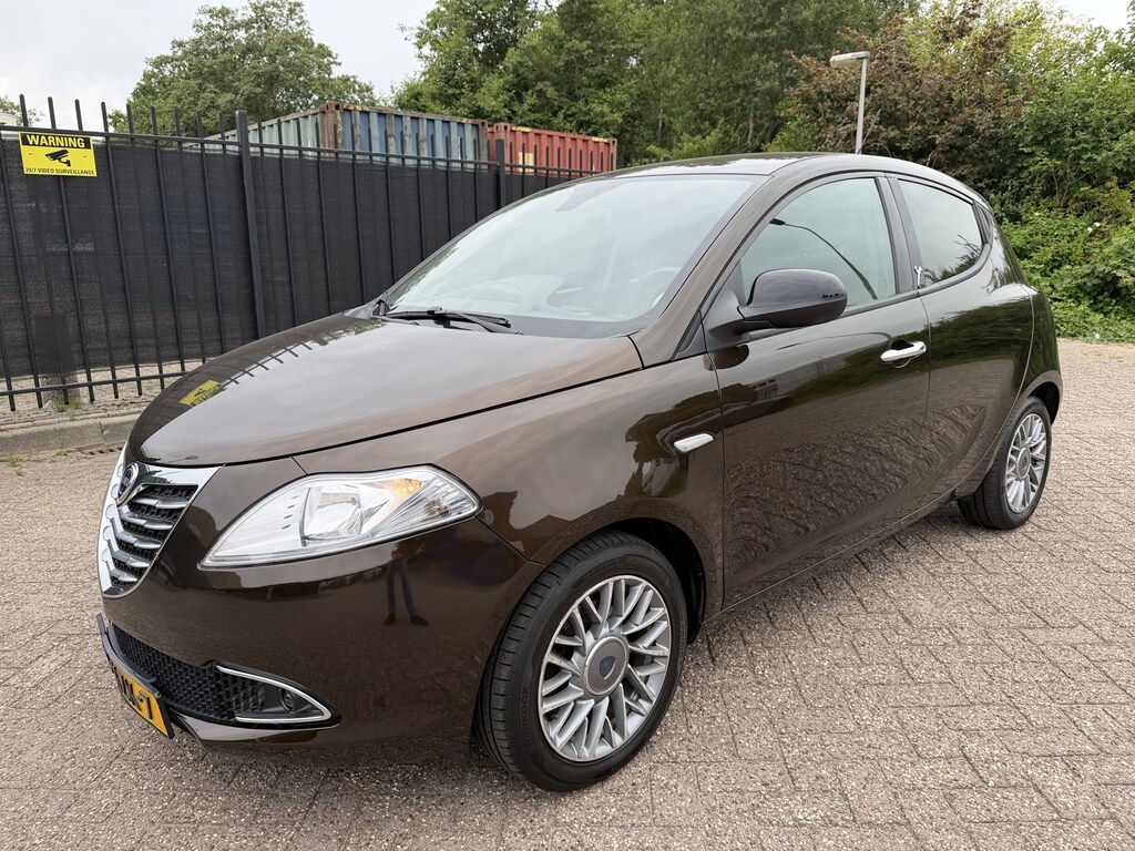 Lancia Ypsilon 0.9 TwinAir Platinum Airco/Cruise/PDC/CV/LMV