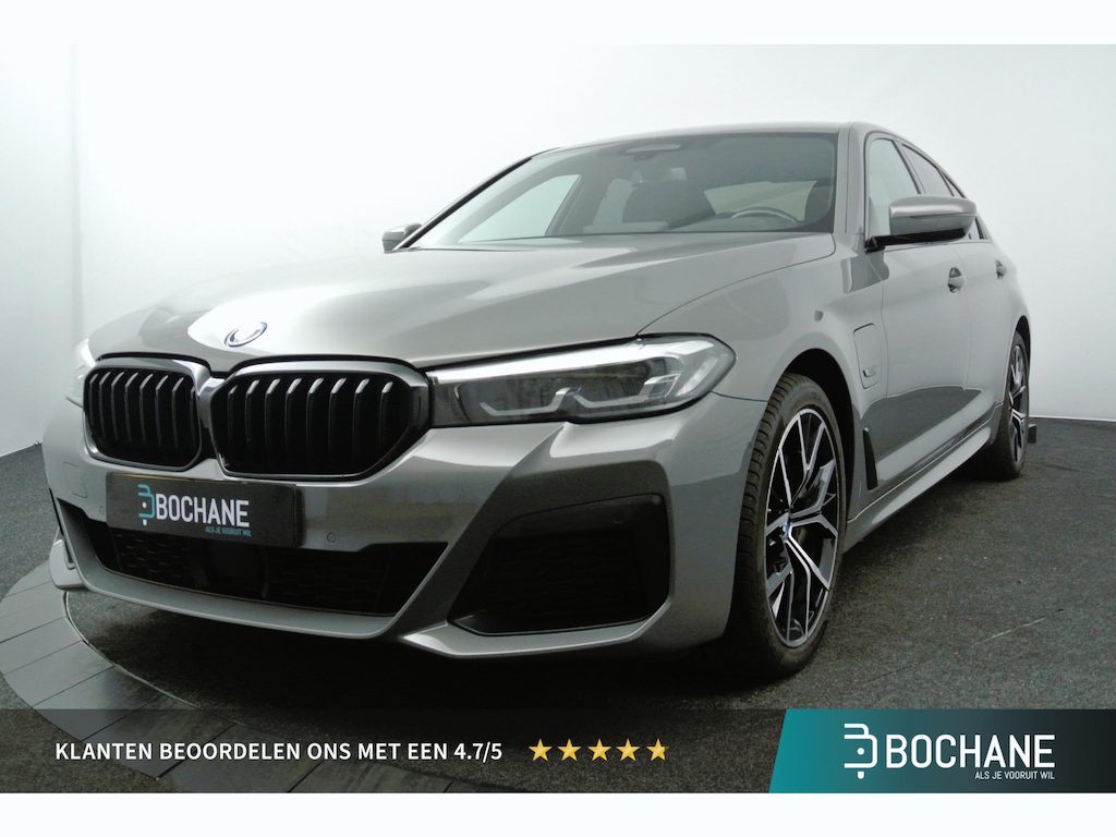 BMW 5-Serie 545e xDrive Business Edition Plus | M-Sport | Shadow Line | Parking Pack | Sfeerverlichting | Stoel & Stuur Verwarming |