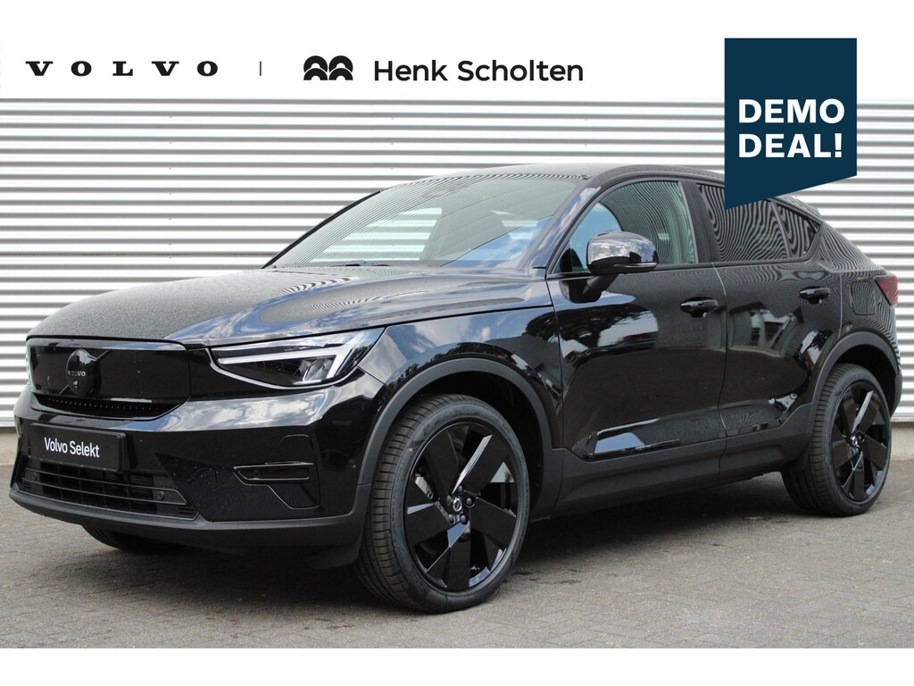 Volvo EC40 Twin Motor Ultra Black Edition Europa 82 kWh | Visual Park Assist met 360° Camera | Harman/Kardon | Vast Panoramadak | Elektrisch Verstelbare Voorstoelen Met Geheugen | Connect Microtech/Nubuck Bekleding | BLIS | Adaptive Cruise Control | Stoelverwarming Voor- en Achter | Stuurverwarming | Pilot Assist | Elektrische Achterklep Met Sensorsturing | Keyless |