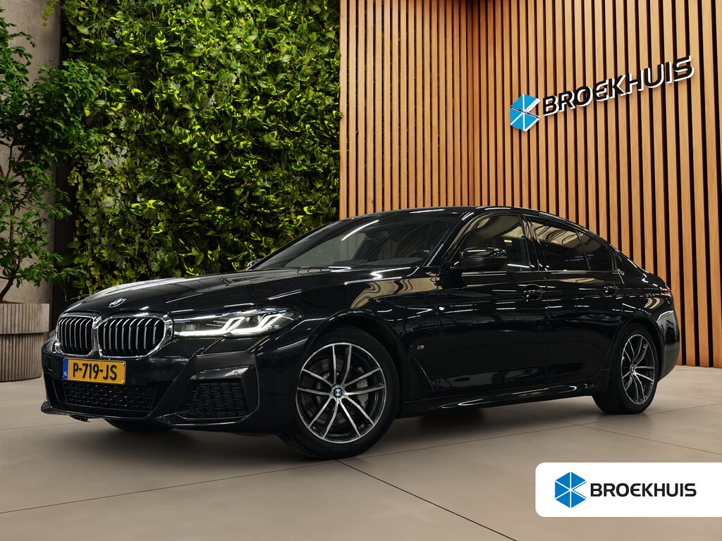 BMW 5-Serie 530i Business Edition Plus | M-Pakket | Laser-LED | Camera | CarPlay | Sfeerverlichting | Memory