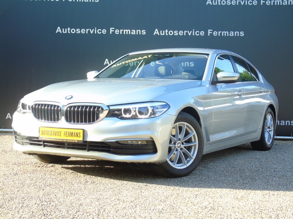 BMW 5-Serie 520i sedan Automaat - 2018 - 108DKM - Airco - Leder - Camera