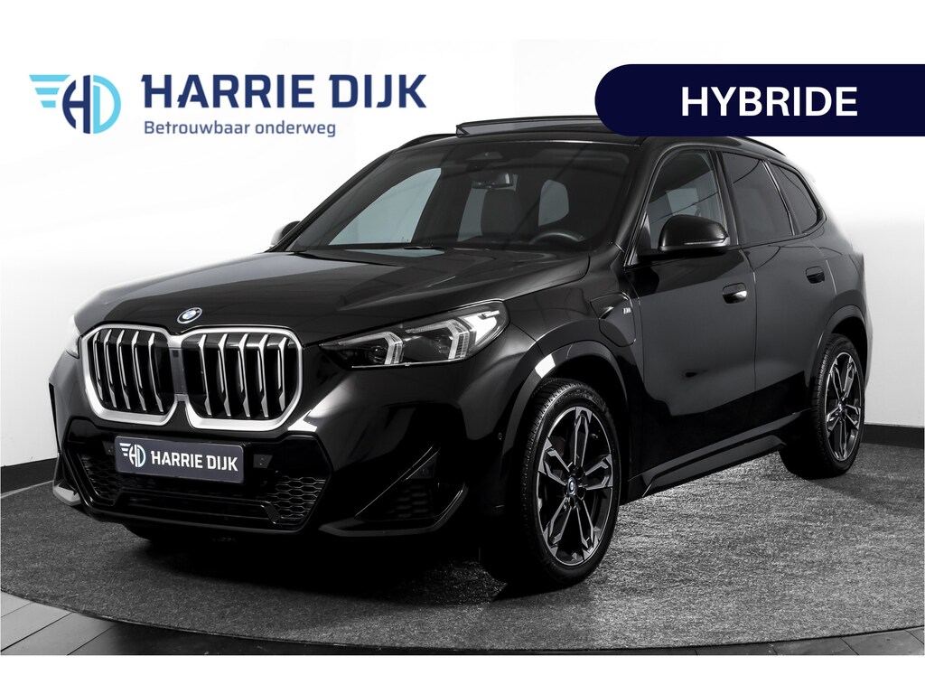 BMW X1 xDrive25e 245 PK M-Sport | Premium Pack | S/K-Panodak | Elek. Trekhaak | Dig. Cockpit | Cruise | Stoelverw. | PDC | Camera | NAV+App. Connect | ECC | Elek. Klep | LM 19" | 9266