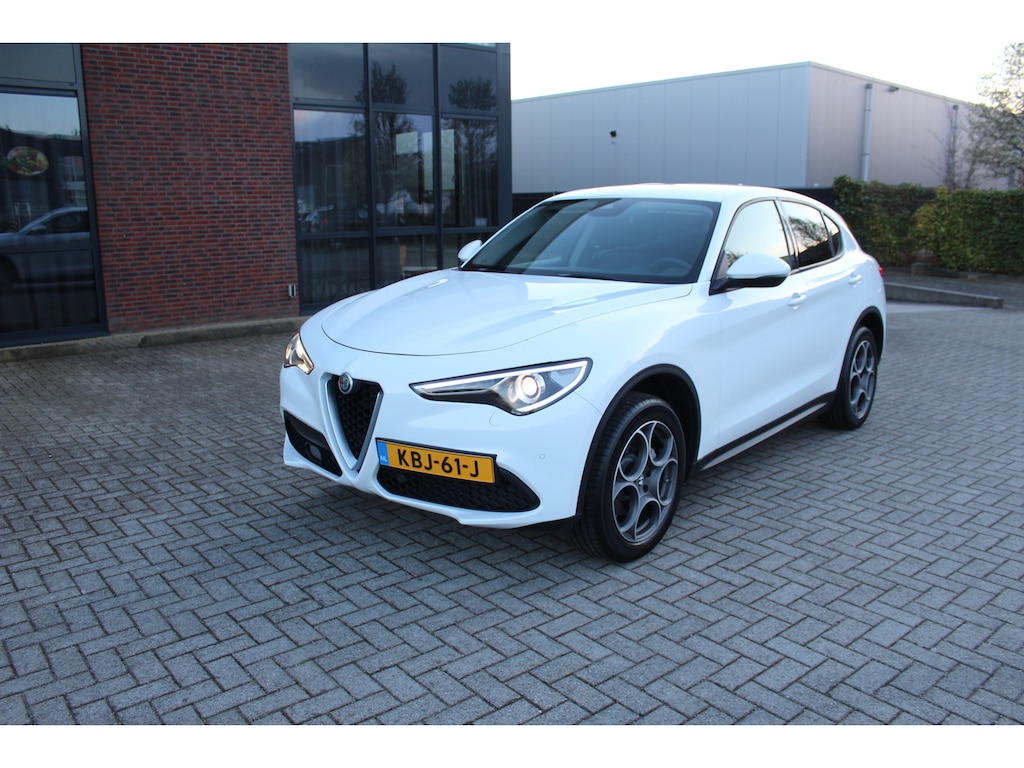 Alfa Romeo Stelvio 2.0 T AWD Super Leder-Navi-Memory-Camera--Carplay-Afn. Trekhaak. 16.000 KM !!