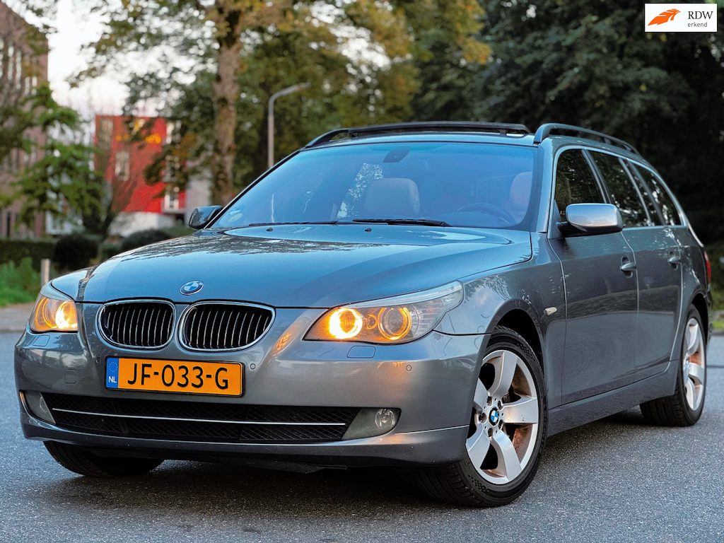 BMW 5-Serie Touring 525xi High Executive|AUT|PANO|LEDER|XENON|4X4