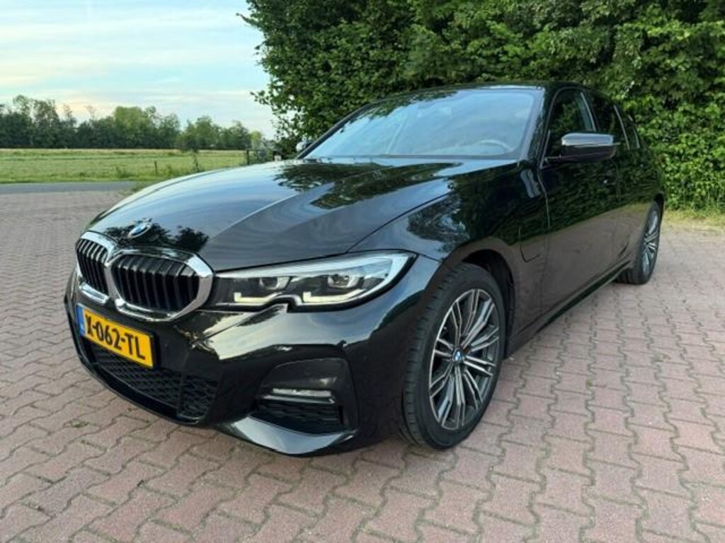 BMW 3-Serie 330e/M-SPORT/PERFORMANCE/SOH 90,1%/CAM/VIRTDASH/LED/EXTRA WINTERSET M