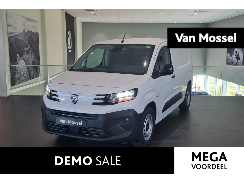 Peugeot e-Partner 136 L2 50 kWh | Climate Control | Stoelverwarming | Navigatie | Apple Carplay / Android Auto | 360 Camera | Parkeersensoren Rondom
