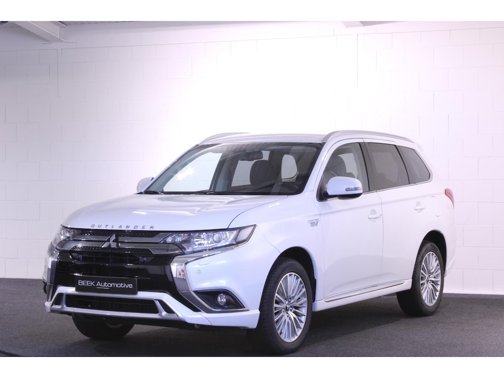 Mitsubishi Outlander 2.4 PHEV Intense | Camera | Leder | Cruise control