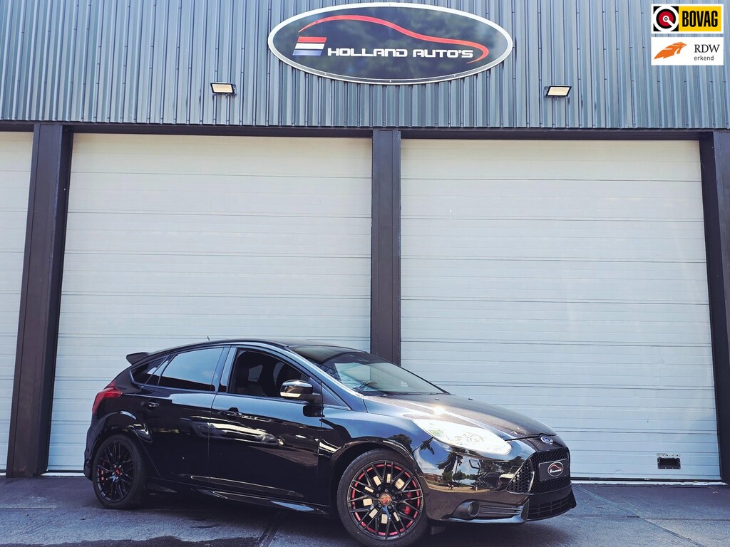 Ford Focus 2.0 ST-3, vol leder, custom uitlaat, 310 pk