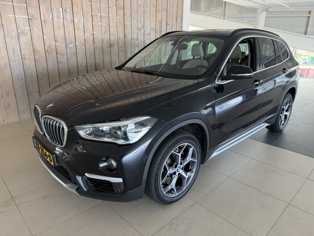 BMW X1 sDrive20i Orange Edition III