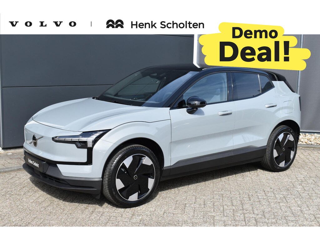 Volvo EX30 Single Motor Ext Range Plus Black Ed Europa 69 kWh | DEMO DEAL | Long Range | Harman Kardon Soundbar | Parkeercamera |  Stoel-/Stuurwielverwarming | Elektrisch verstelbare voorstoelen | Keyless | Adaptieve Cruise Control | Google Navigatie | Zwart Dak | Getint Glas achter |