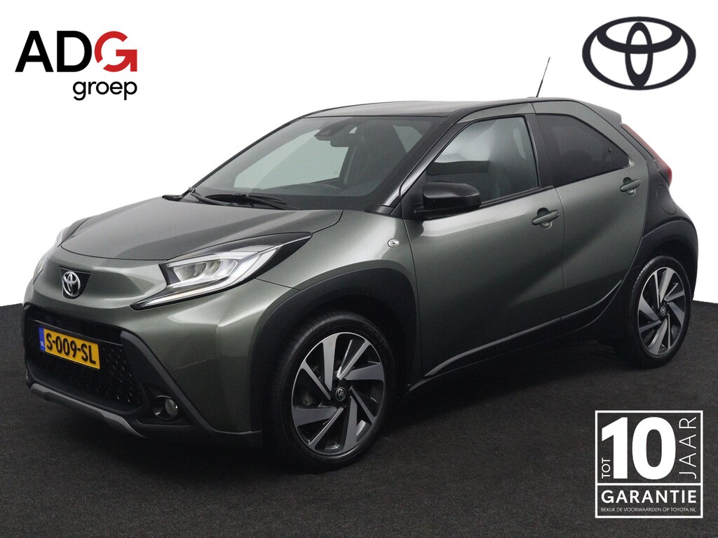 Toyota Aygo X 1.0 VVT-i MT Envy | Cardamon Green metallic / zwart dak | navigatiesysteem full map | JBL-audio installatie premium |