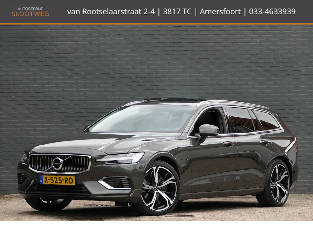 Volvo V60 2.0 T8 AWD Momentum Pro Pilot Assist | Panoramadak | Trekhaak | Leer | R-Design Velgen