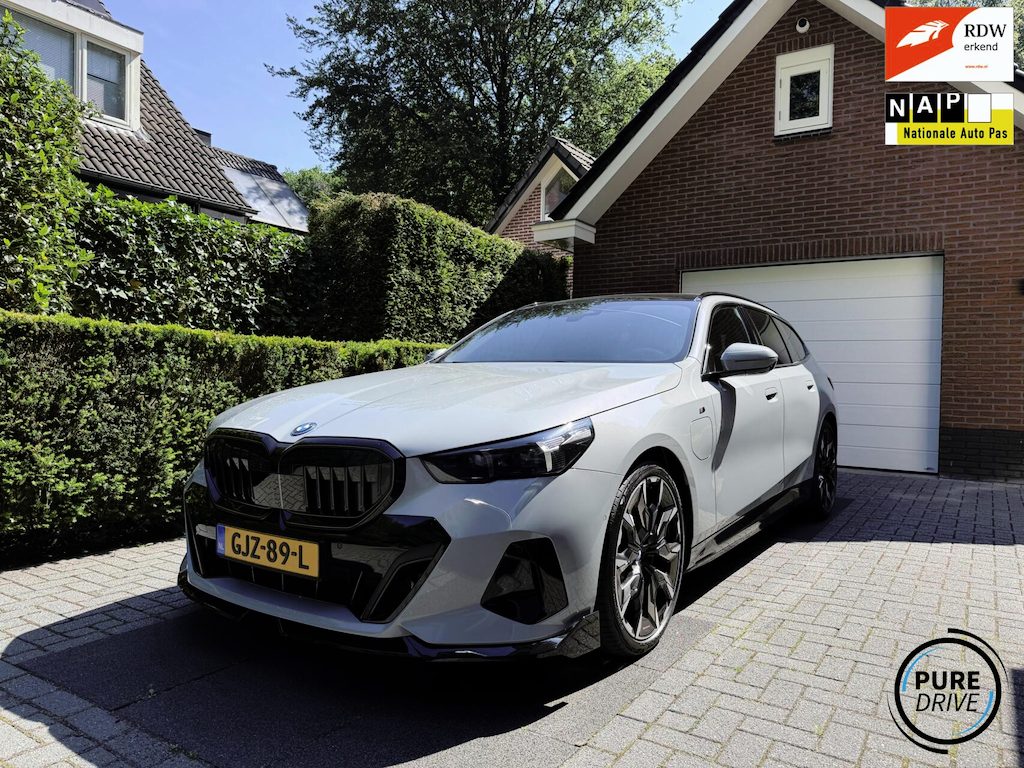 BMW 5-Serie BMW 530e M Sport PRO Edition|Pano |Adapt |H&K |Trek BMW 5-serie 530e M Sport PRO Edition|Pano |Adapt |H&K |Trek