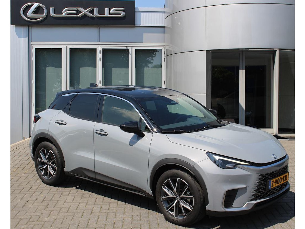Lexus LBX 1.5 Emotion 2WD NL-AUTO STOELVERW STUURVERW CAMERA PARK-SENS BLIND-SPOT