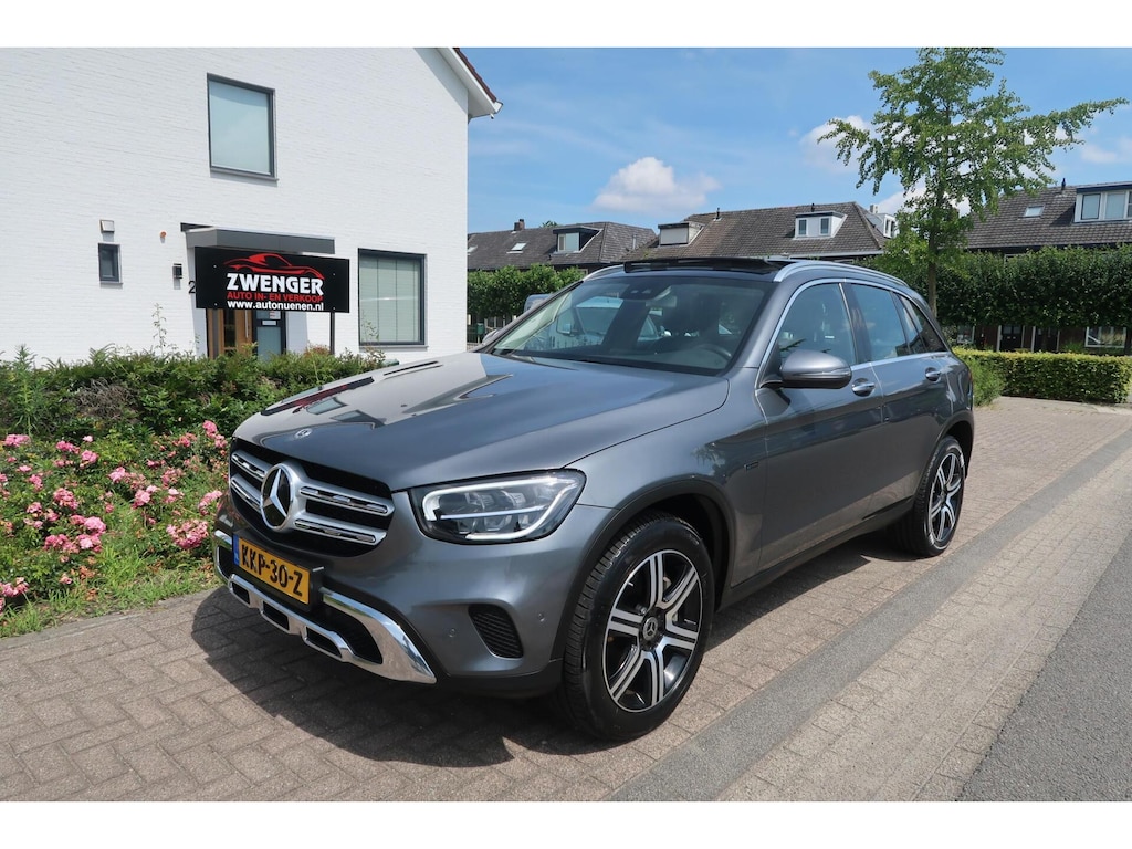 Mercedes-Benz GLC 300e 4MATIC PANORAMADAK|TREKHAAK|KEYLESS|CARPLAY|CAMERA|DEALER ONDERHOUDEN
