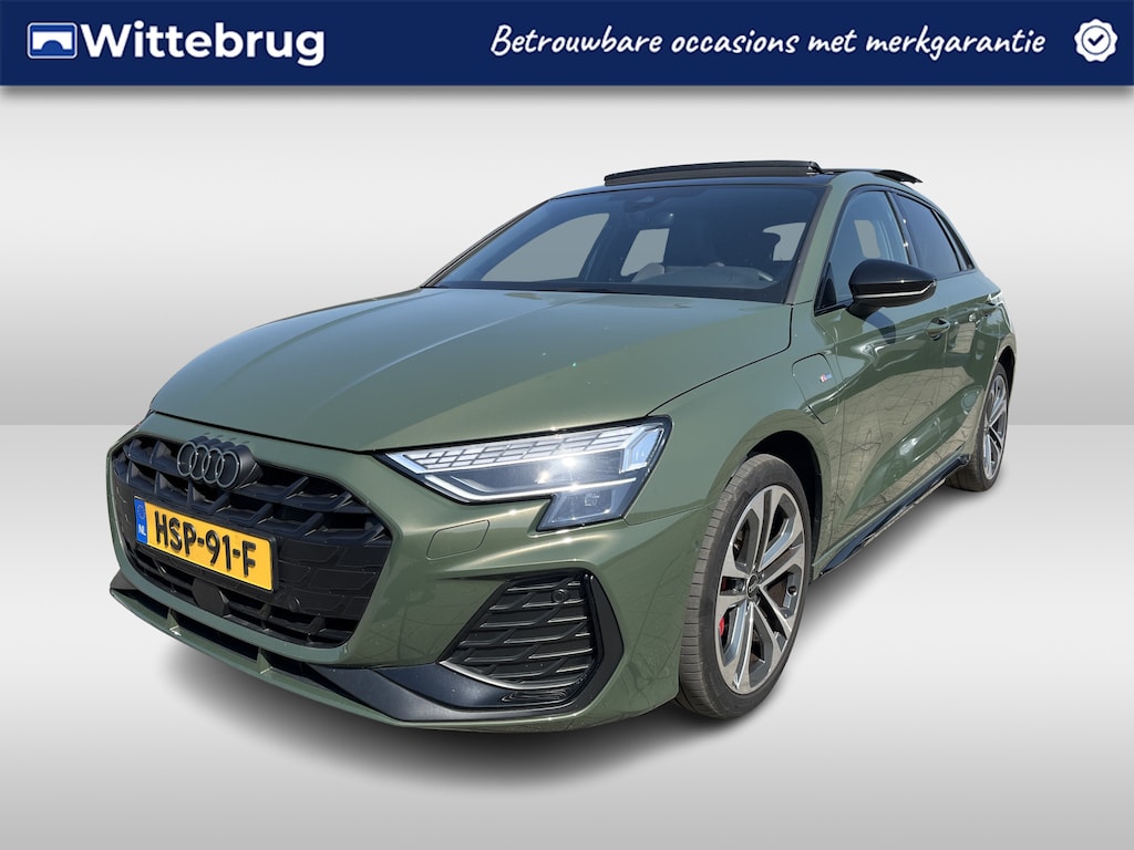 Audi A3 Sportback 45 TFSI e 272pk S edition Competition Automaat Panoramadak / Parking Plus / 18"LM velgen / Competition / LED / Navigatie HAL