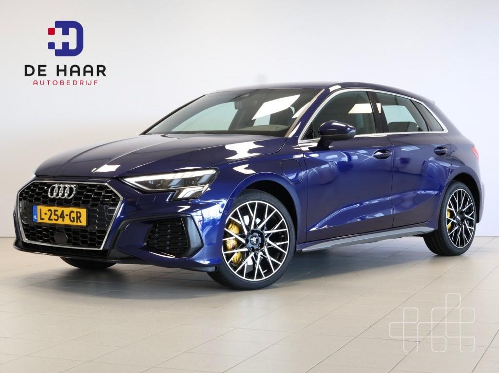 Audi A3 Sportback 40 TFSI e S edition - RS Zetels - Memory - Sfeerverlichting