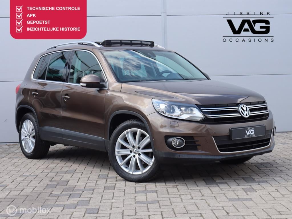 Volkswagen Tiguan 1.4 TSI Automaat Trekhaak Pano LED Lane Stoelverwarming