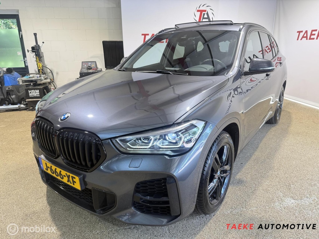 BMW X1 sDrive18i High Executive AUT/PANO/CRUIS/CLIMA/NAVI