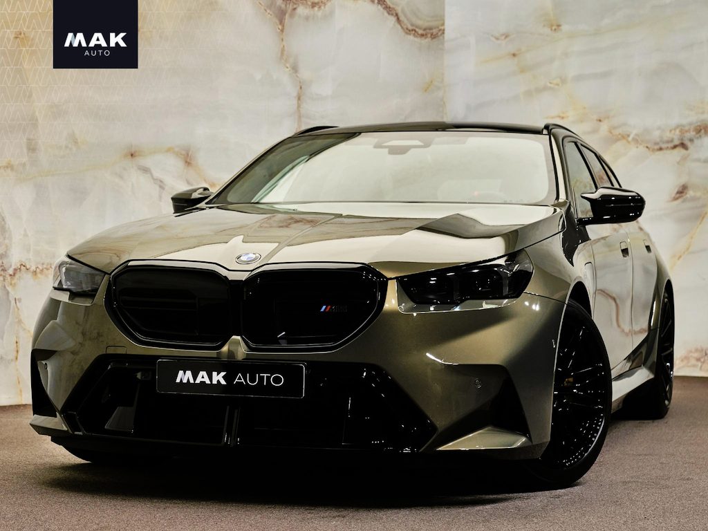 BMW M5 Touring V8 M Hybrid , Sonderlackierung, Ultimate Package, ceramic, pano, B&W, 21", stl.ventilatie, memory, carbon, leder, privacy