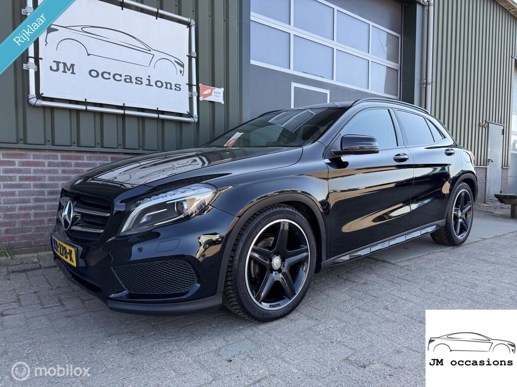Mercedes-Benz GLA 180 AMG Night Edition|Xenon|Getint glas|