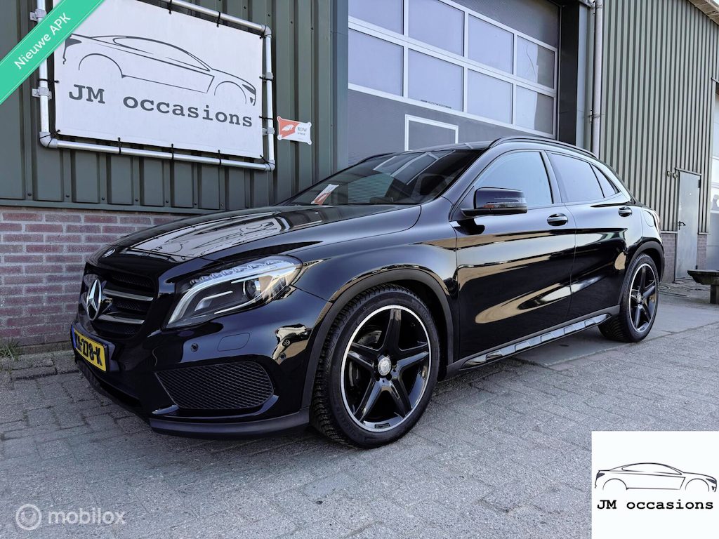 Mercedes-Benz GLA 180 AMG Night Edition|Xenon|Getint glas|