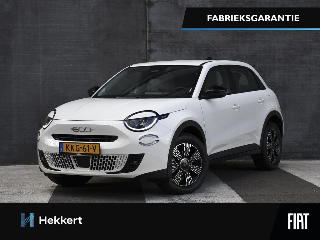 Fiat 600 Icon 1.2 Hybrid 145pk Automaat 17''LM | CRUISE.C | PDC ACHTER | DAB | APPLE-CARPLAY