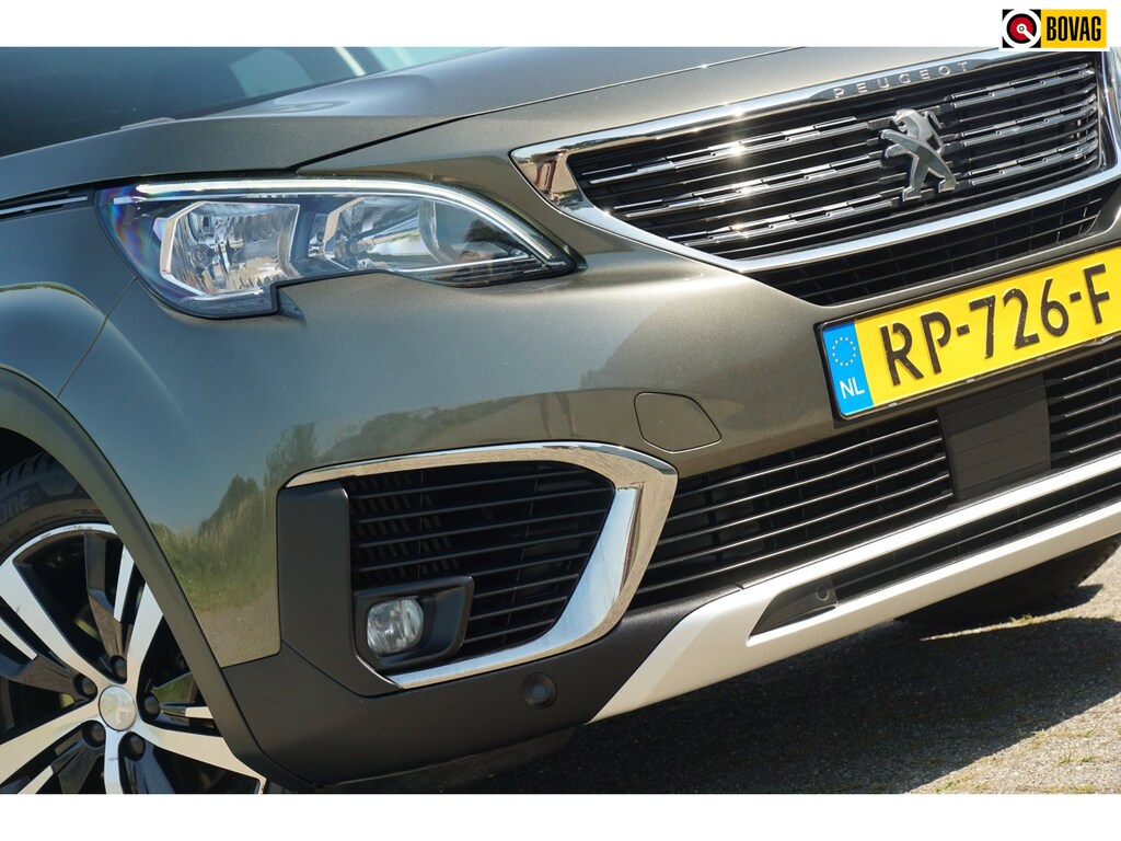 Peugeot 5008 1.2 PureTech Allure AUT | Amazonite | Half-leder/Navi/Cruise/Carplay - Netjes