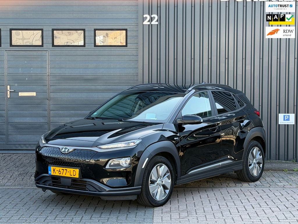 Hyundai Kona Electric EV Limited 64 kWh|Fase 3|95% Soh|Cam|Leder|Head-Up|Dodehoek|Stoel Verkoeling+Verwarming