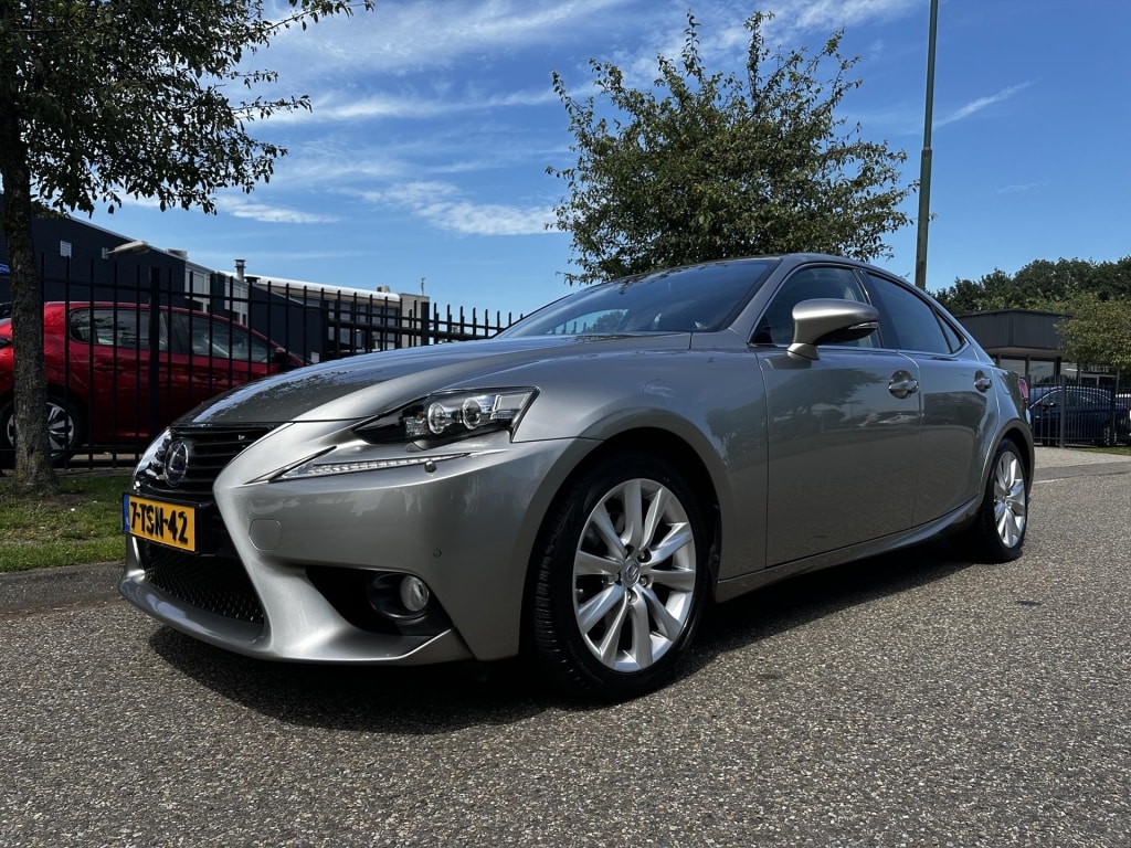 Lexus IS 300h Hybrid 181pk CVT Aut. First Edition LIEFHEBBER AUTO