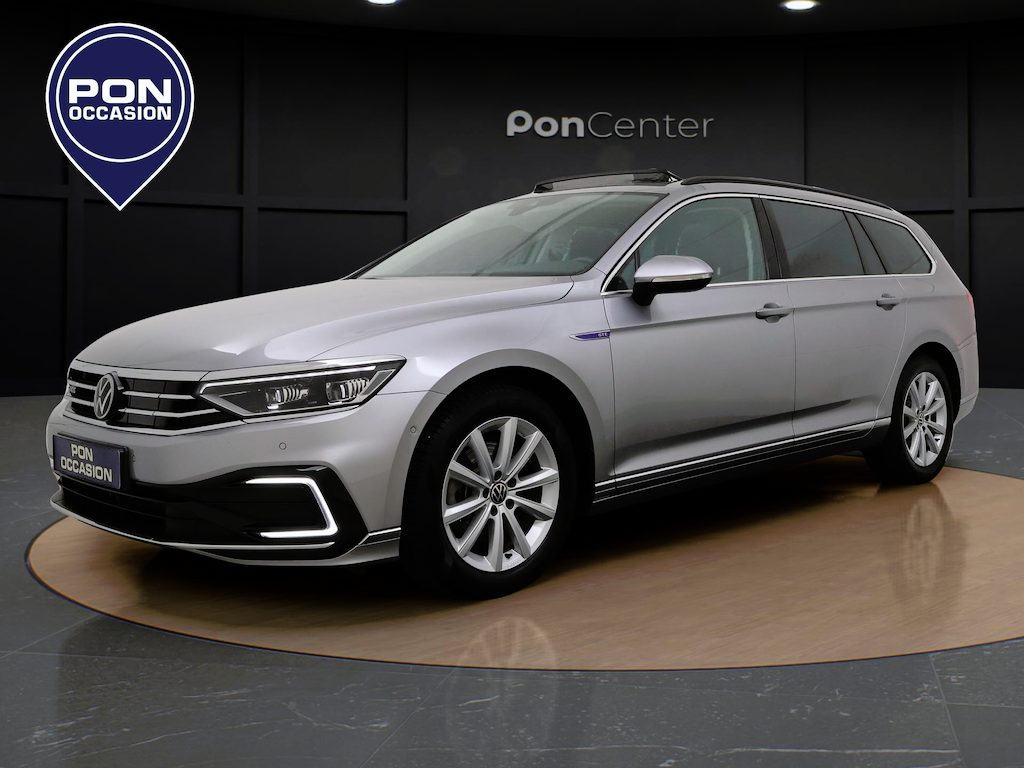 Volkswagen Passat Variant 1.4 TSI PHEV GTE | Pano Dak | Camera | ACC | Elek. Achterklep | Matrix LED | Stoelverwarming | Spiegelpakket | 17'' |