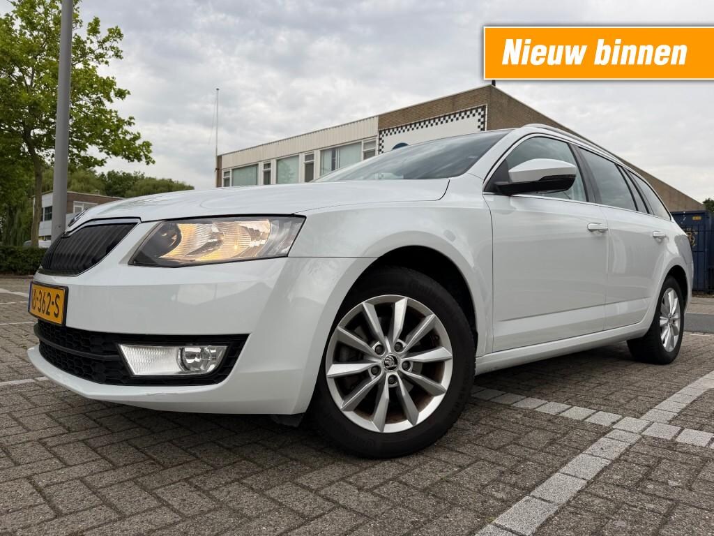 Skoda Octavia 1.0 TSI Greentech Ambition Bns PANO CLIMA NETTE AUTO NAP APK 2-2027