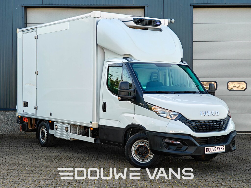 IVECO Daily 35-160 2.3 Koelwagen Airco Laadklep DAB Geveerde Stoel Koelbak Zijdeur Carrier + webasto