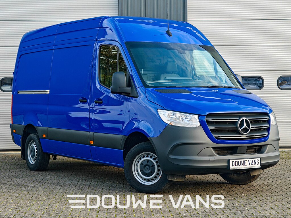 Mercedes-Benz Sprinter L2 H2 Automaat 315 BLAUW MBUX DAB Trekhaak Leder