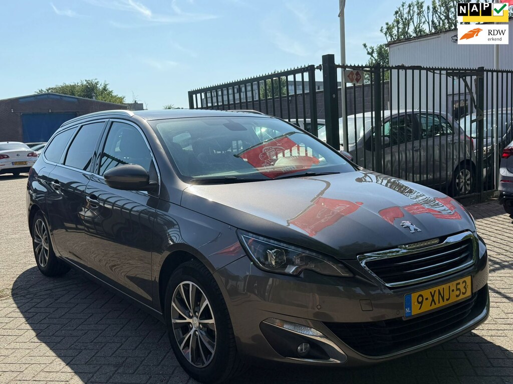 Peugeot 308 SW 1.2 e-THP Allure 1e eigenaar dealer onderhouden trekhaak navigatie cruis control panorama dak