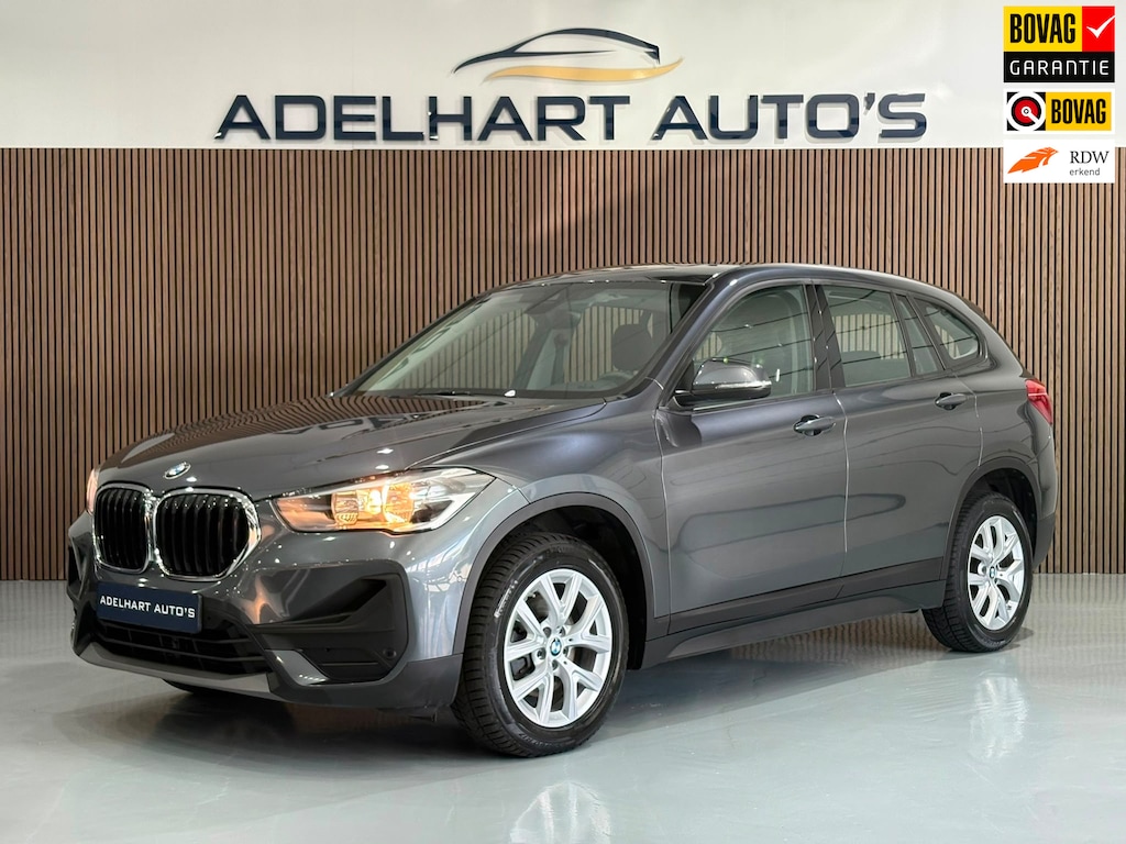 BMW X1 SDrive18i Business Edition Automaat / Navigatie full map / Cruise control / Climate control