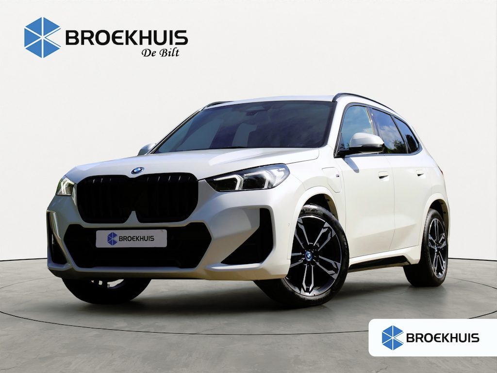 BMW X1 25 e xDrive M Sport | WEGKLAPBARE TREKHAAK | STOELVERWARMING | M-SPORT | CAMERA | PARK SENS V+A | CRUISE | LED | LEDER | LANE ASSIST | ELEKTR. STOEL
